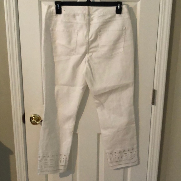 Coldwater Creek white jeans.  Misses 14. Like new - Picture 4 of 8